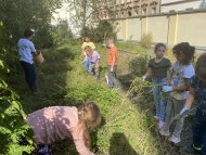 Podzimní práce na družinovém záhonku